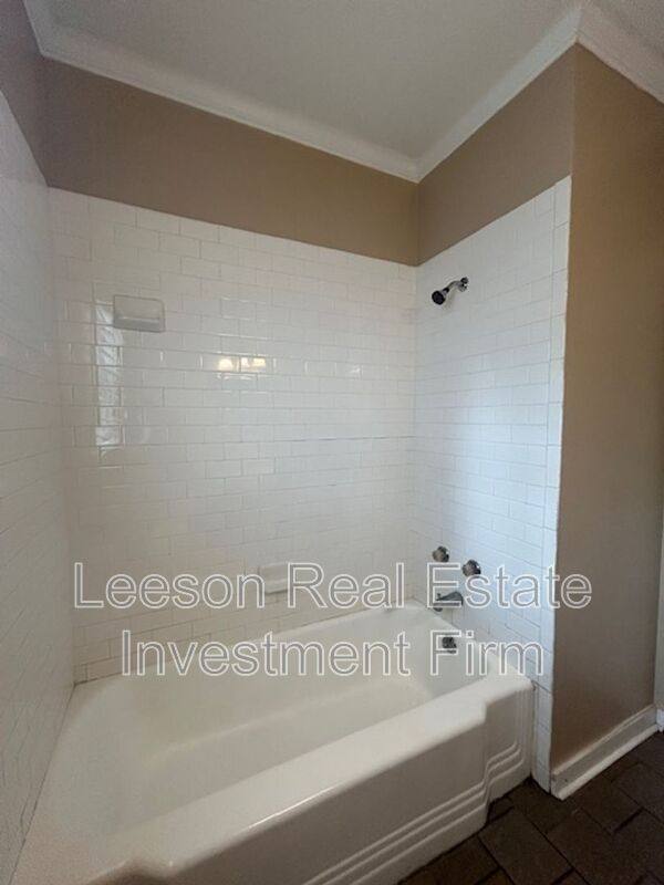 Apartment for rent at 810 Rutherford St #A, Shreveport, LA 71104