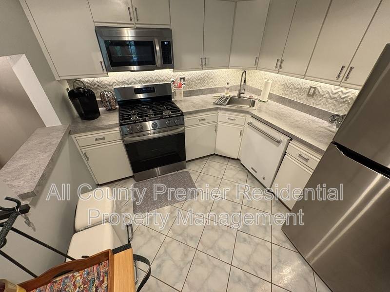 Condo for rent at 60 Versailles Court, Trenton, NJ 08690