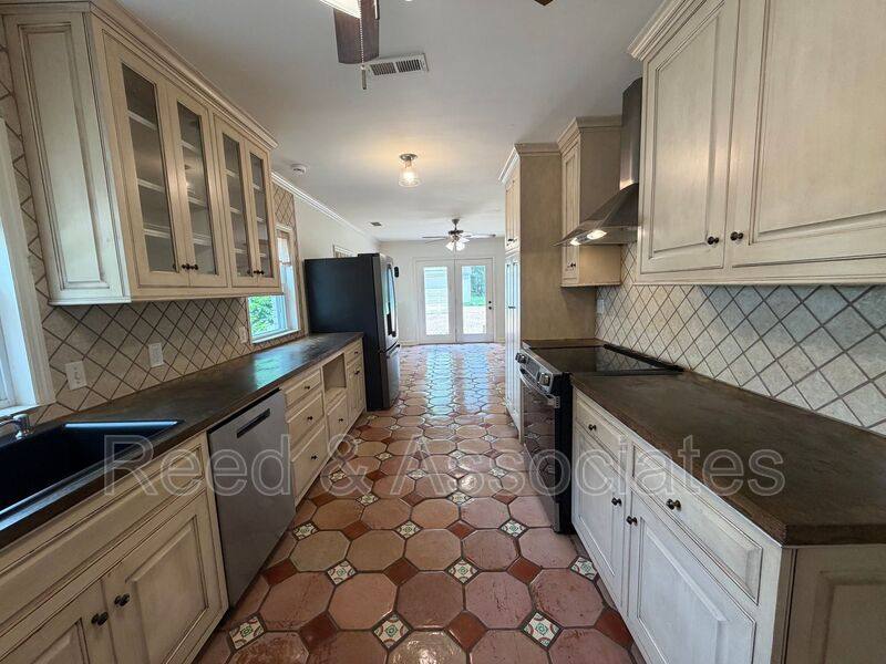 House for rent at 2520 Moore Rd, Germantown, TN 38138