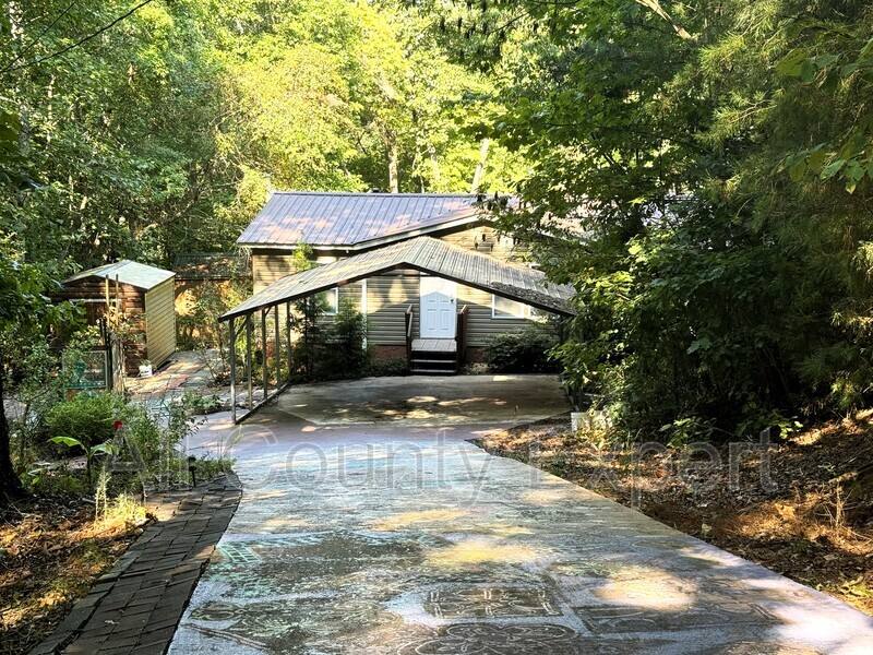 House for rent at 3528 Trahylita Place, Gainesville, GA 30506