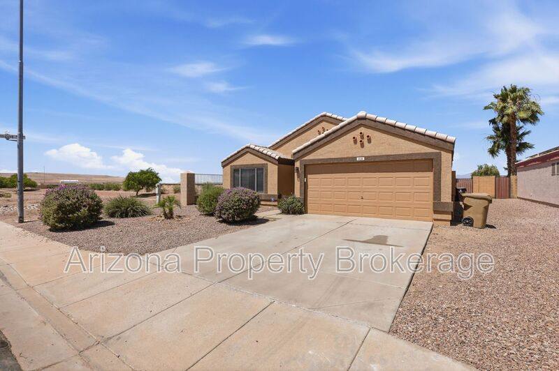 House for rent at 8118 N 112th Ave, Peoria, AZ 85345