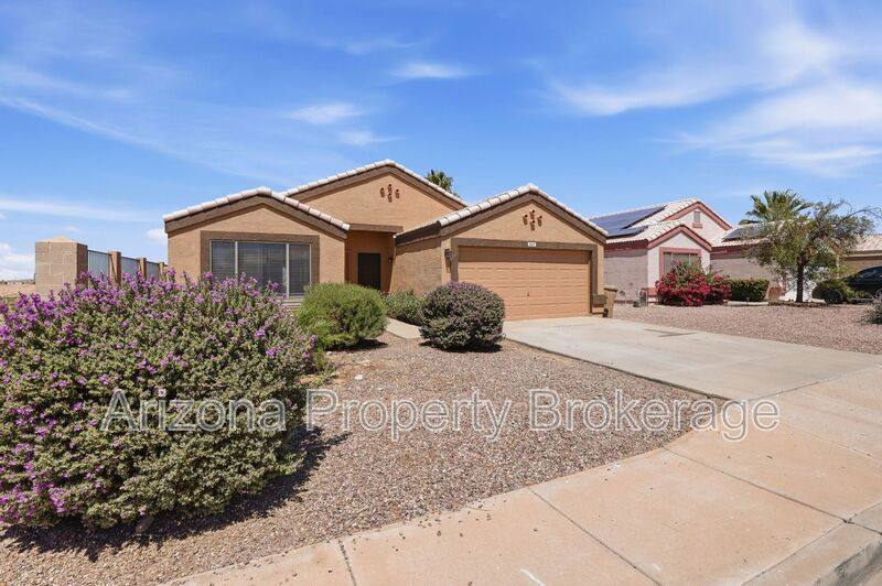 House for rent at 8118 N 112th Ave, Peoria, AZ 85345