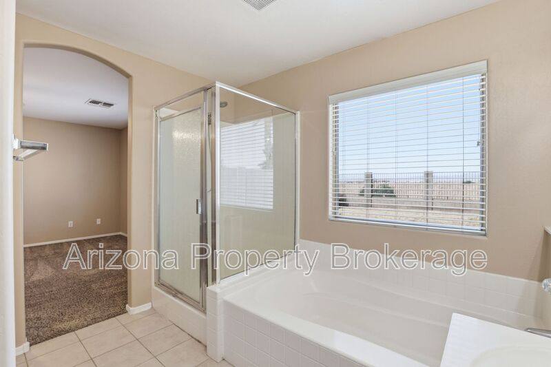 House for rent at 8118 N 112th Ave, Peoria, AZ 85345