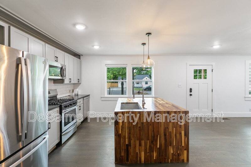 House for rent at 927 Chickasaw Ave, Nashville, TN 37207