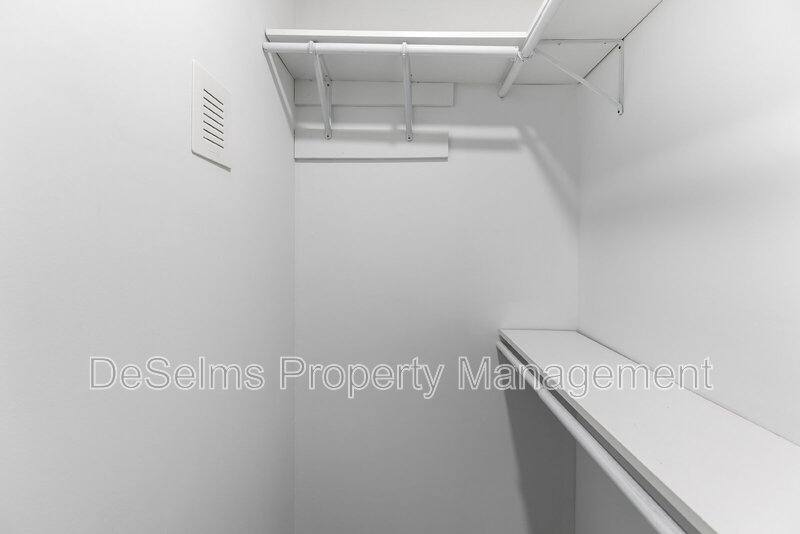 House for rent at 927 Chickasaw Ave, Nashville, TN 37207