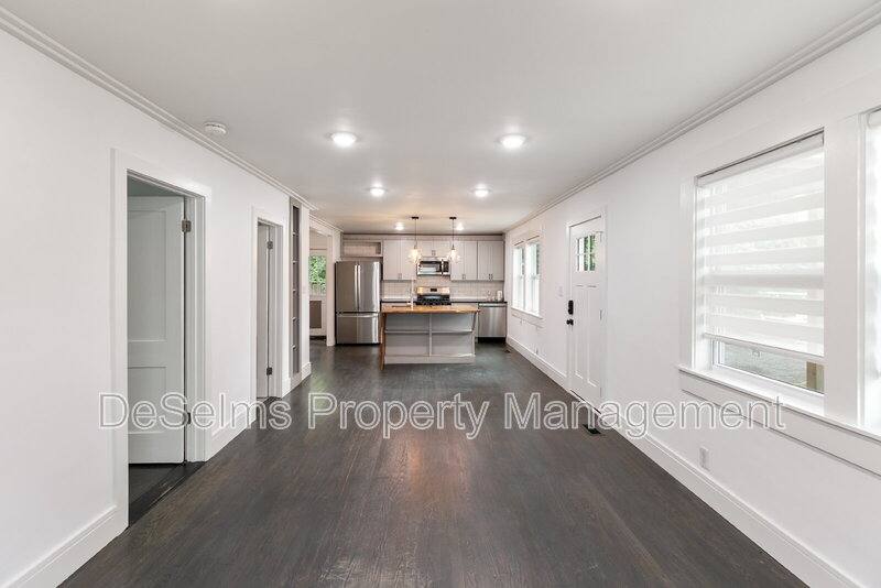 House for rent at 927 Chickasaw Ave, Nashville, TN 37207
