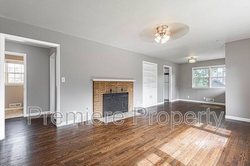 House for rent at 3320 S Sterling Ave, Independence, MO 64052