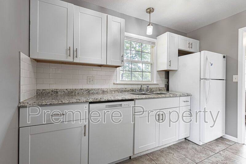 House for rent at 3320 S Sterling Ave, Independence, MO 64052