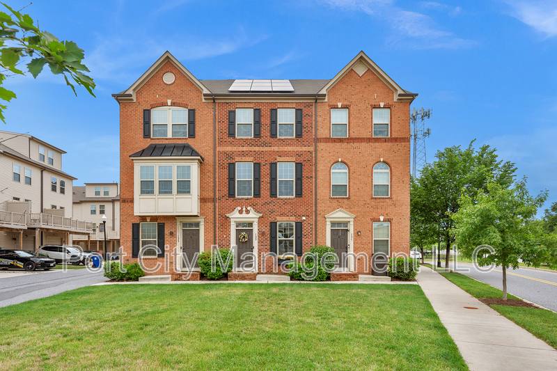 Townhouse for rent at 133 S Macon St, Baltimore, MD 21224