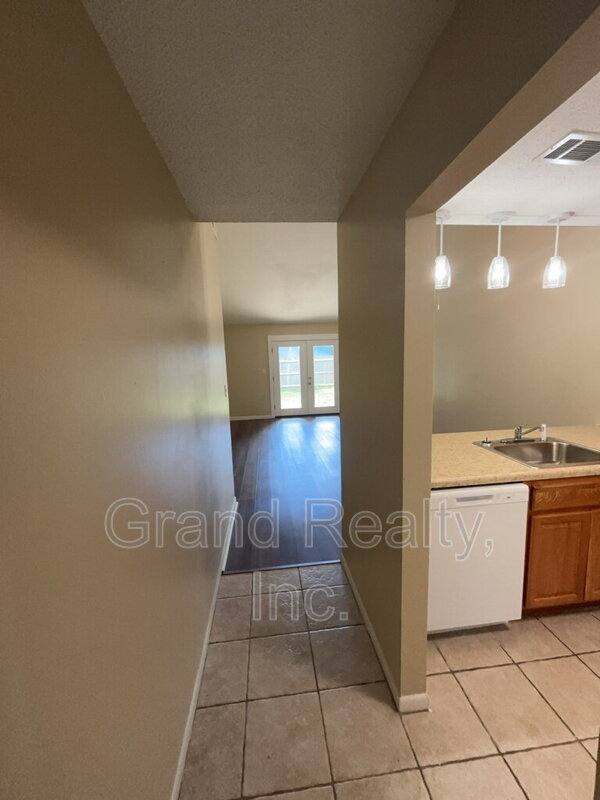 Apartment for rent at 5385 E Avenida De Golf, Milton, FL 32571