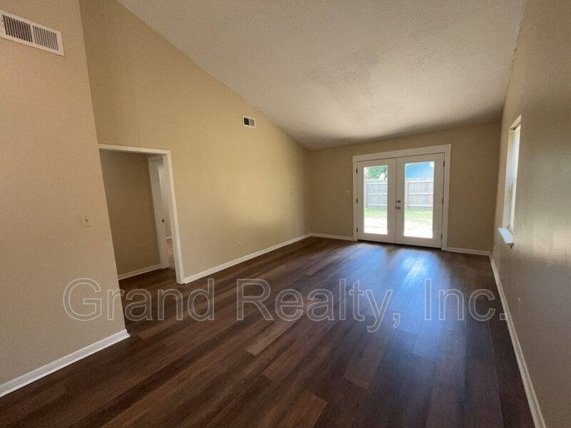 Apartment for rent at 5385 E Avenida De Golf, Milton, FL 32571
