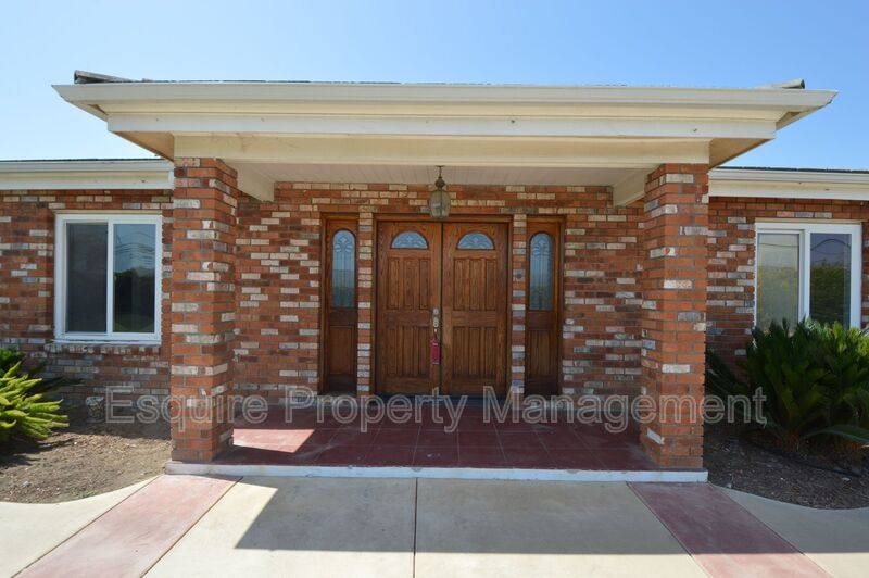 House for rent at 13515 W Telegraph Rd, Santa Paula, CA 93060