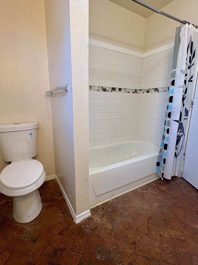 Apartment for rent at 604 Arno St NE, Albuquerque, NM 87102