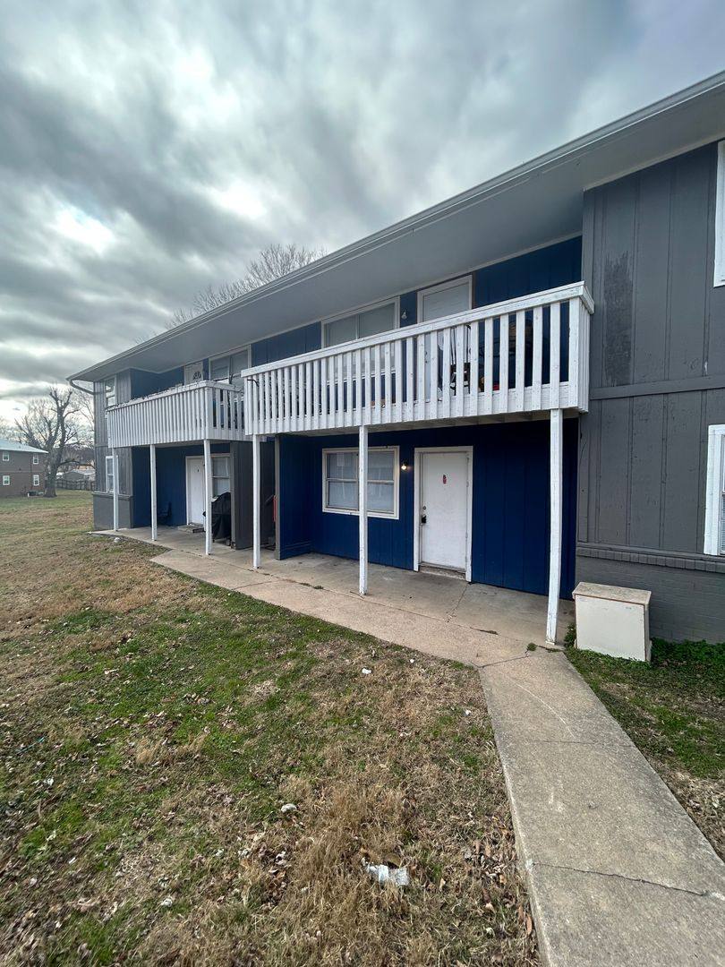 Apartment for rent at 1602-1605 Juniper Circle, Springdale, AR 72764