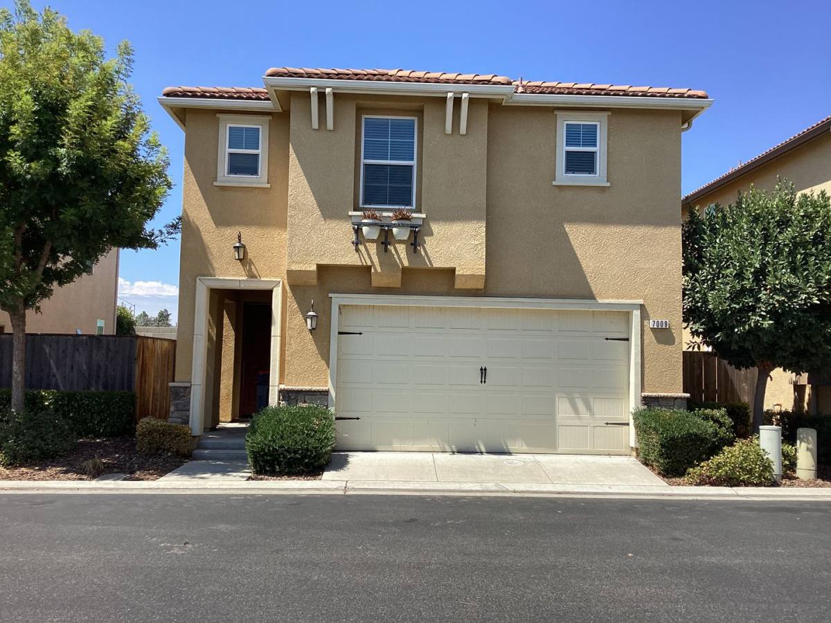 House for rent at 7009 N Harmony Dr, Fresno, CA 93711