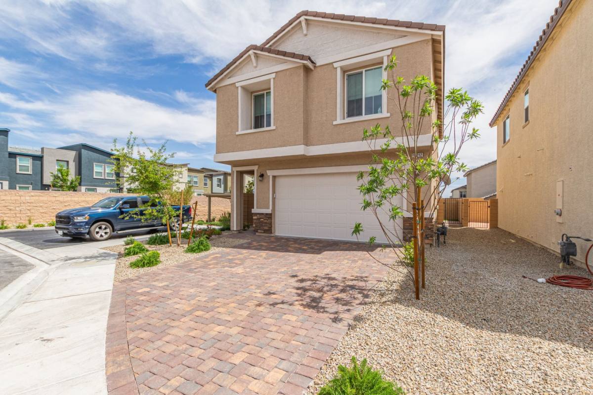 House for rent at 10212 Starlit Canyon Court, Las Vegas, NV 89141