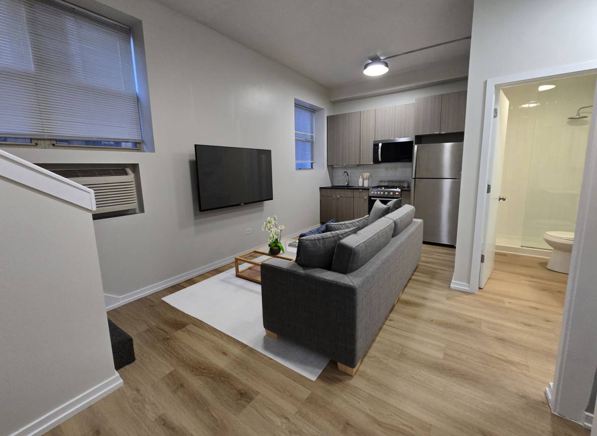 Apartment for rent at 5051 N Kenmore Ave, Chicago, IL 60640