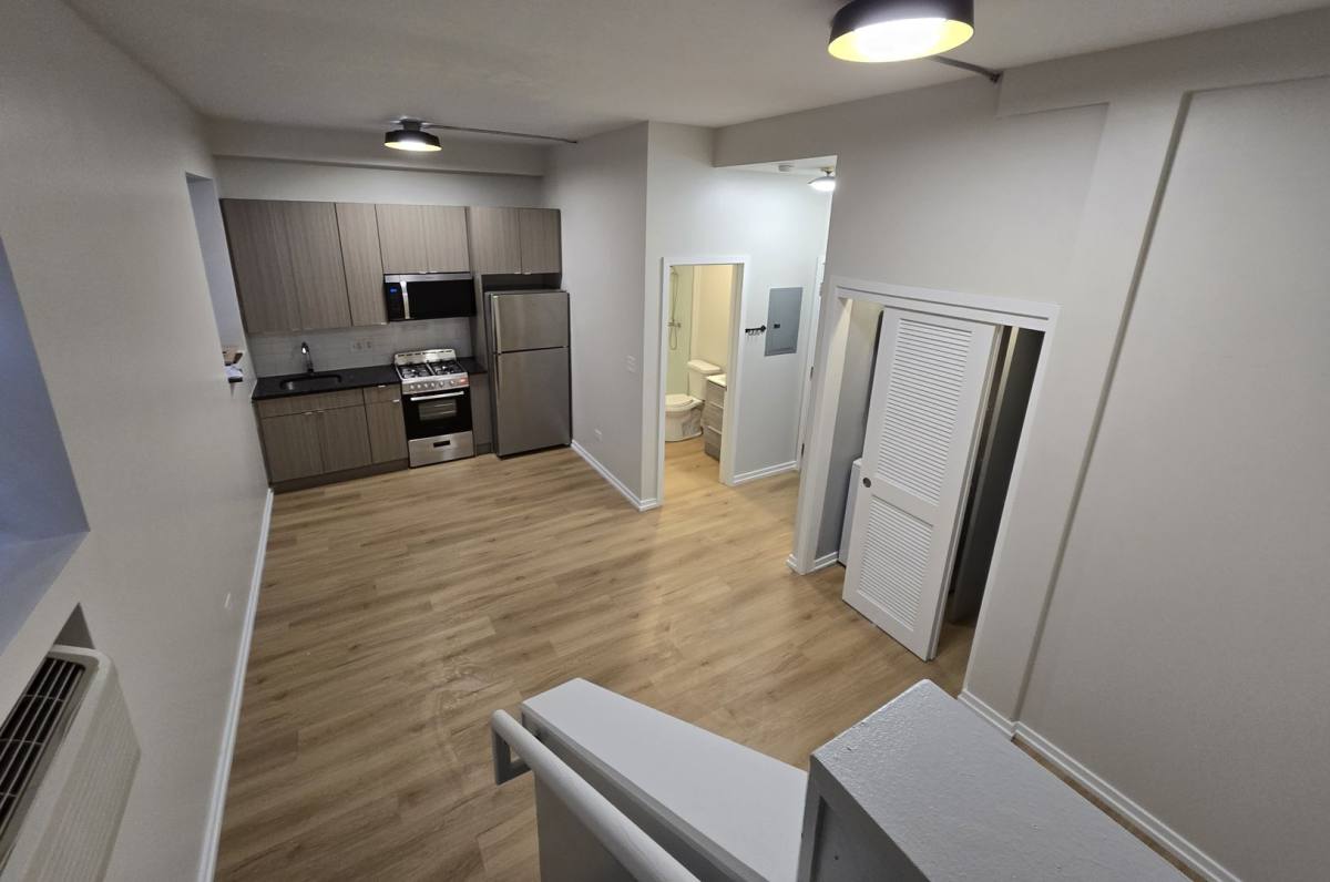 Apartment for rent at 5051 N Kenmore Ave, Chicago, IL 60640
