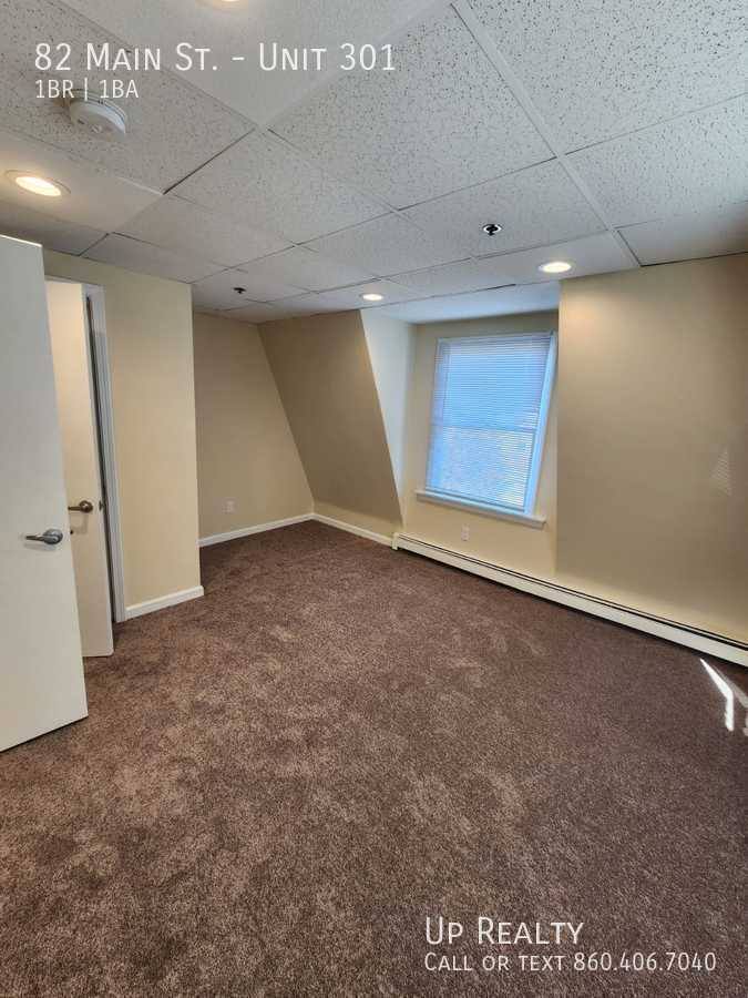 Apartment for rent at 82 Main St, East Hampton, CT 06424