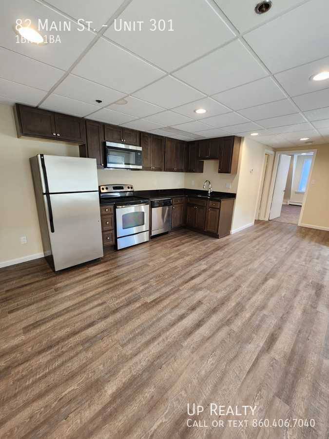 Apartment for rent at 82 Main St, East Hampton, CT 06424