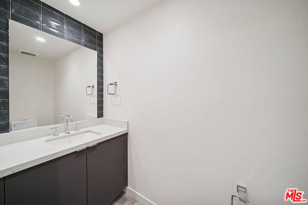 Condo for rent at 1051 S Corning St, Los Angeles, CA 90035