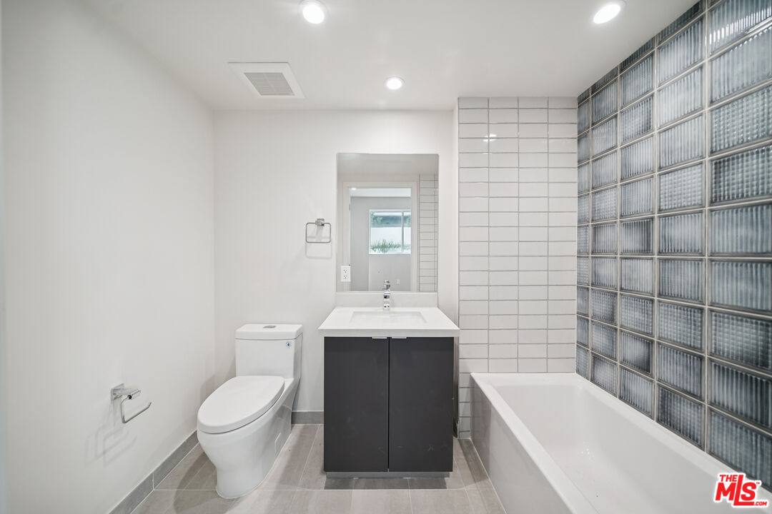 Condo for rent at 1051 S Corning St, Los Angeles, CA 90035