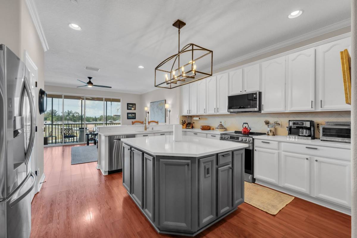 Townhouse for rent at 1127 Venetian Harbor Dr NE, Saint Petersburg, FL 33702