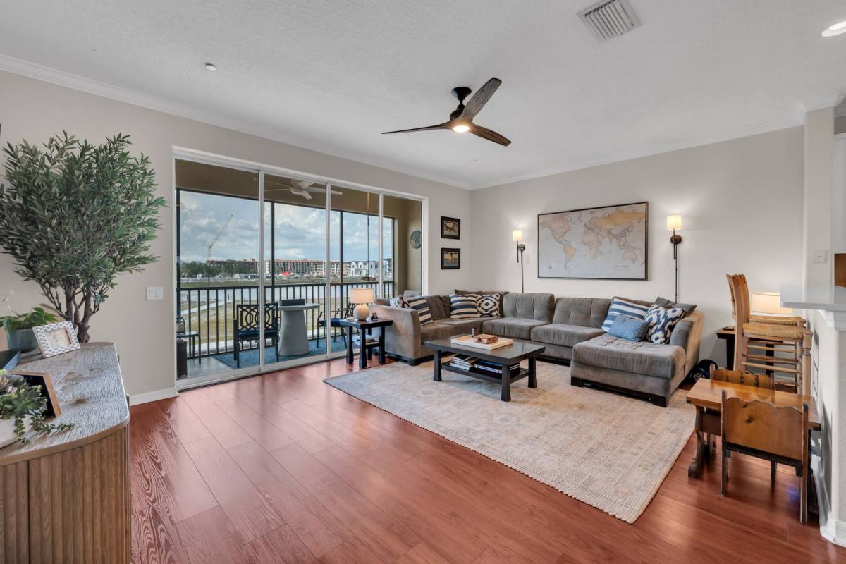 Townhouse for rent at 1127 Venetian Harbor Dr NE, Saint Petersburg, FL 33702