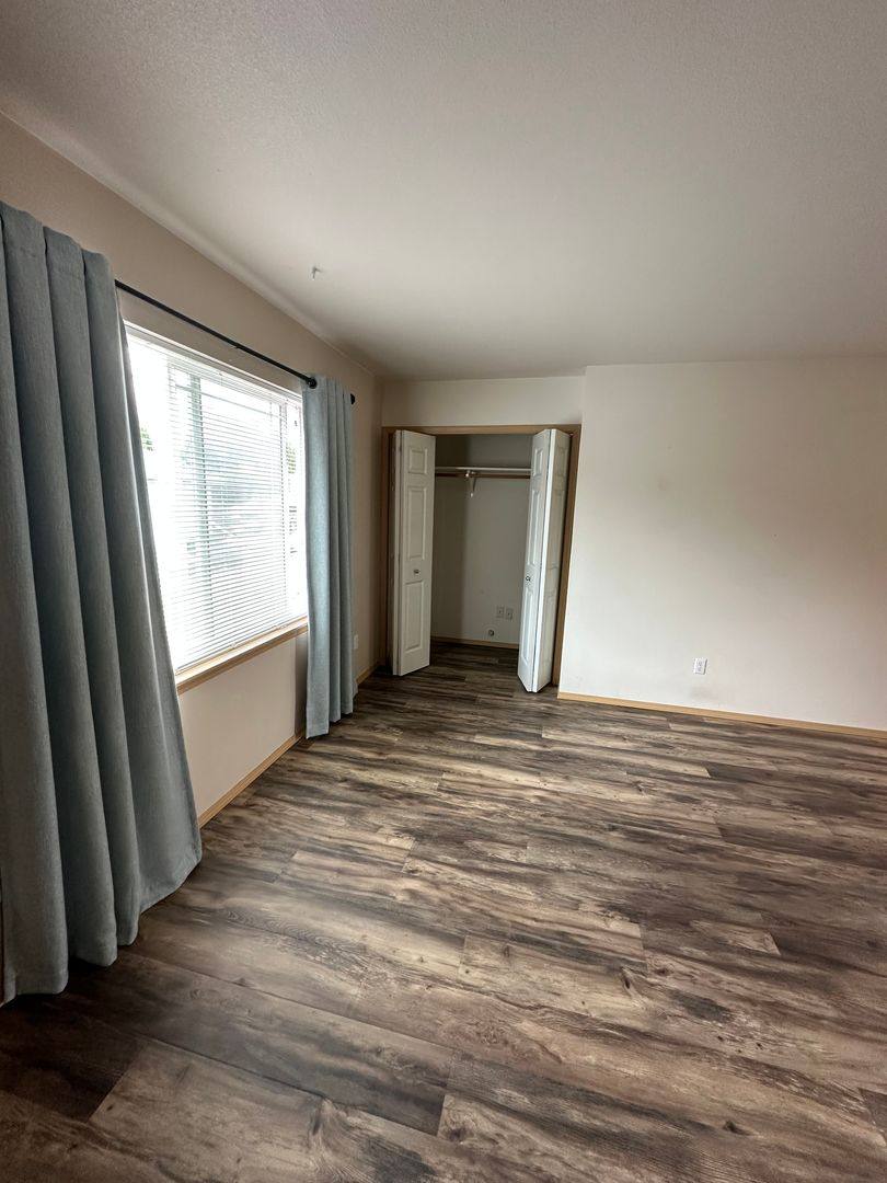 Townhouse for rent at 5705 Graham Ave, Sumner, WA 98390
