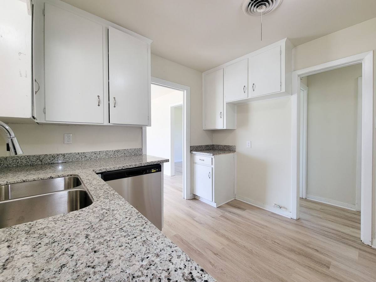 House for rent at 133 S Yaupon St, Lake Jackson, TX 77566
