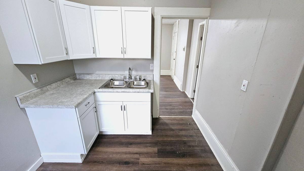 Apartment for rent at 258 W Third St, Mansfield, OH 44903