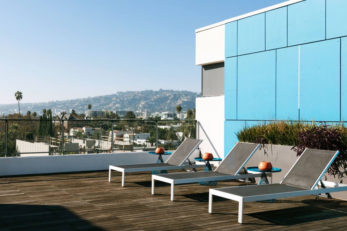 Apartment for rent at 733 N Hudson Ave, Los Angeles, CA 90038