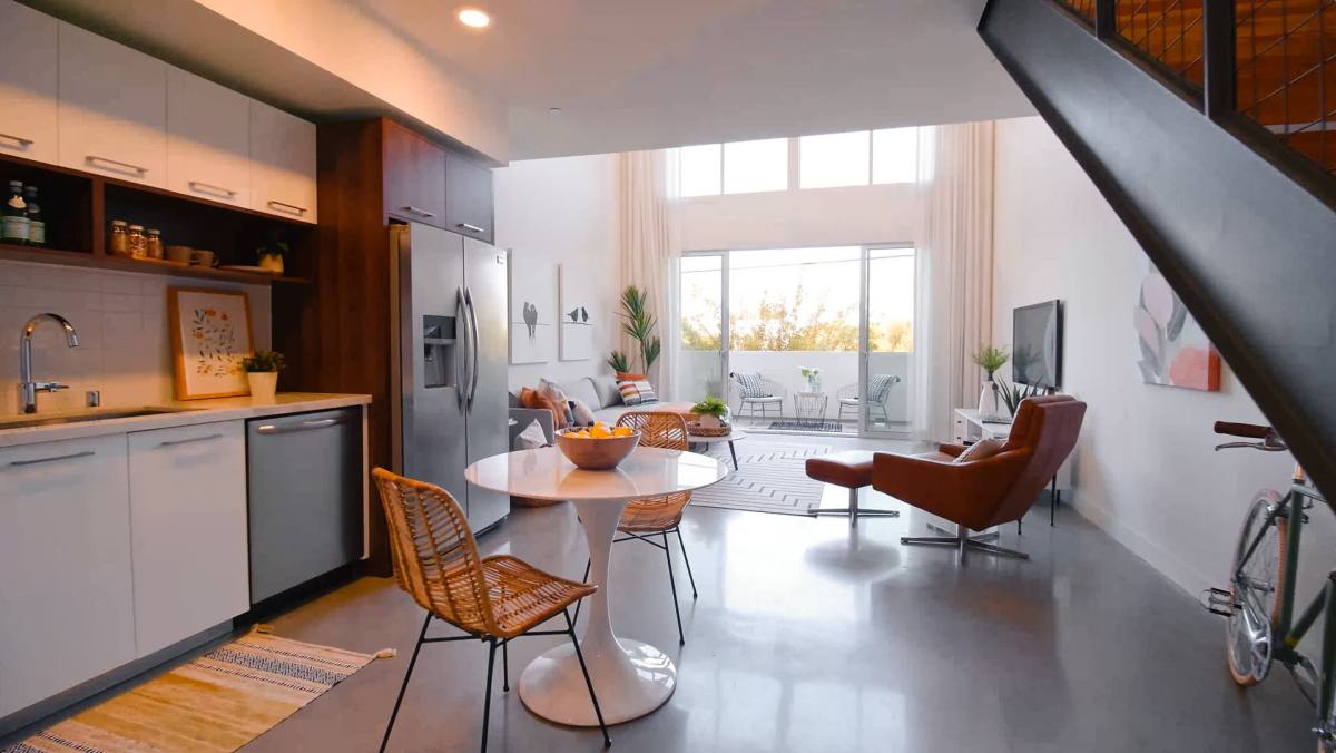 Apartment for rent at 733 N Hudson Ave, Los Angeles, CA 90038