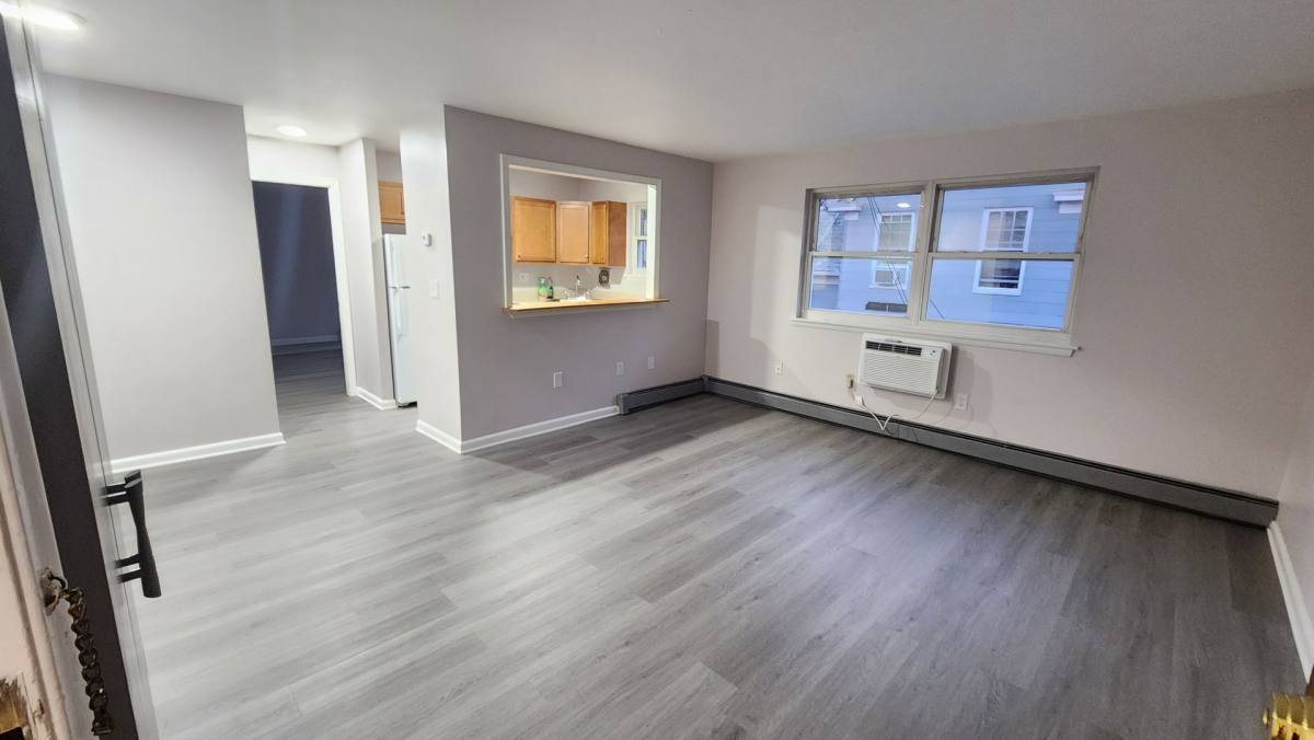 Apartment for rent at 1062 Blvd, West Hartford, CT 06119