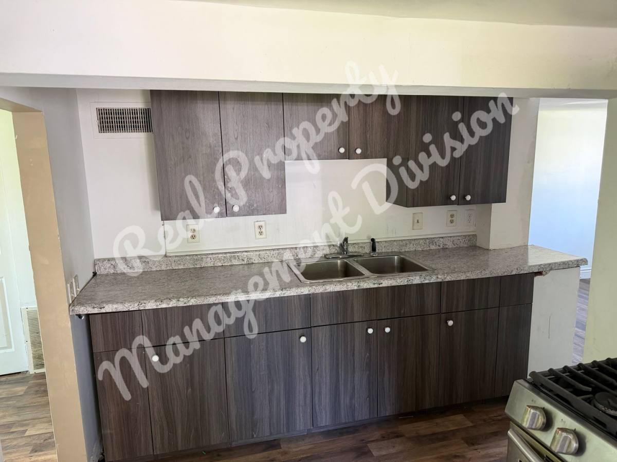 Apartment for rent at 516 Highland, Springfield, IL 62704