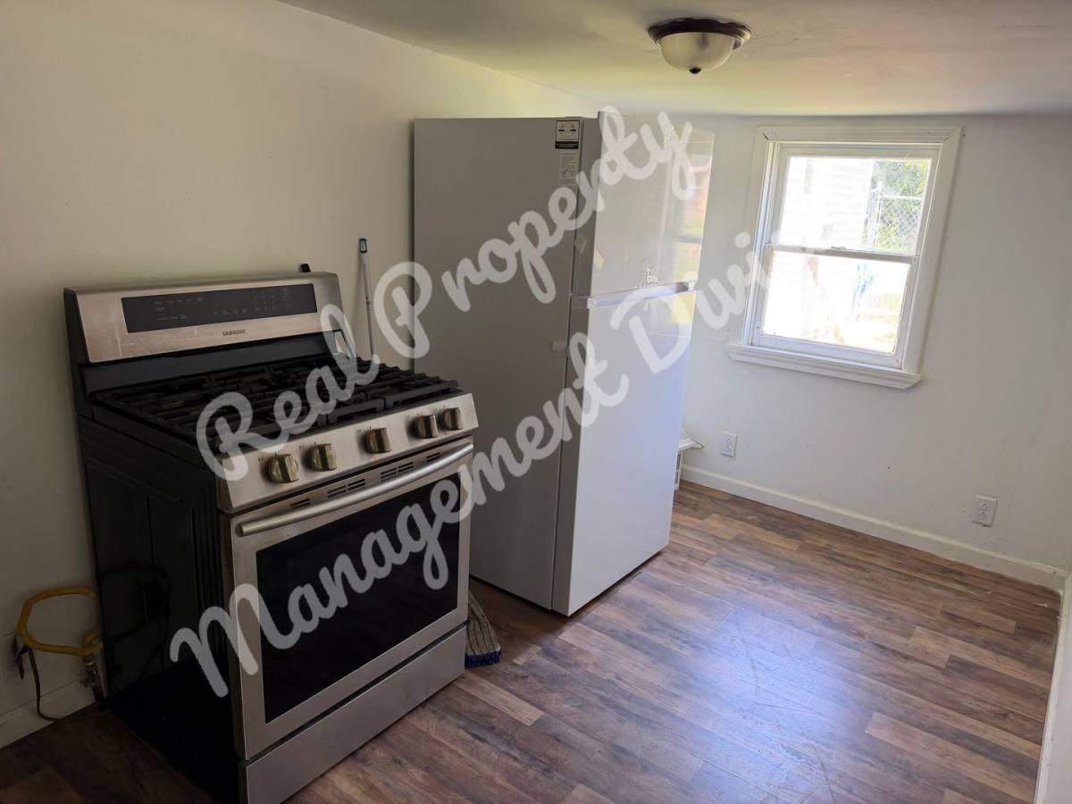 Apartment for rent at 516 Highland, Springfield, IL 62704