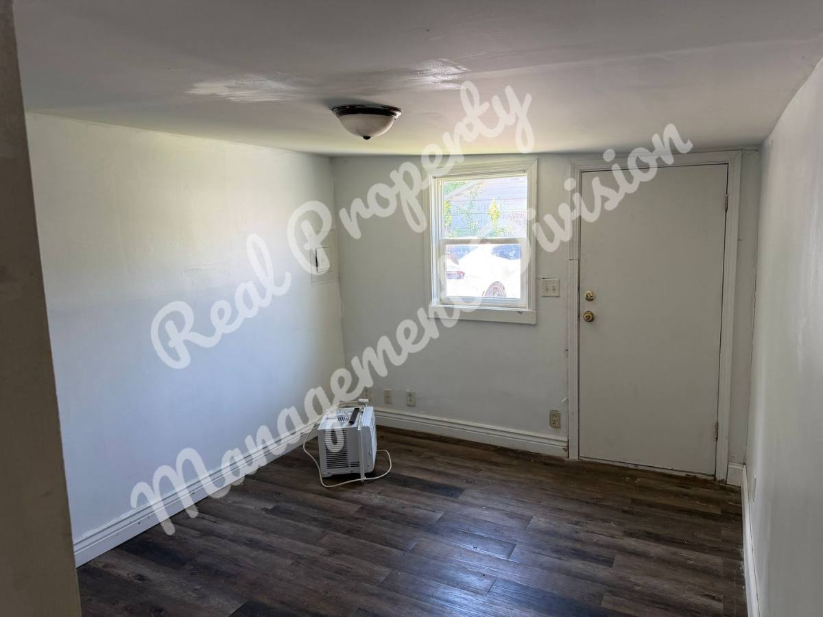 Apartment for rent at 516 Highland, Springfield, IL 62704