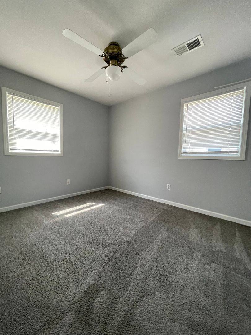 House for rent at 27411 Long St, Livonia, MI 48152