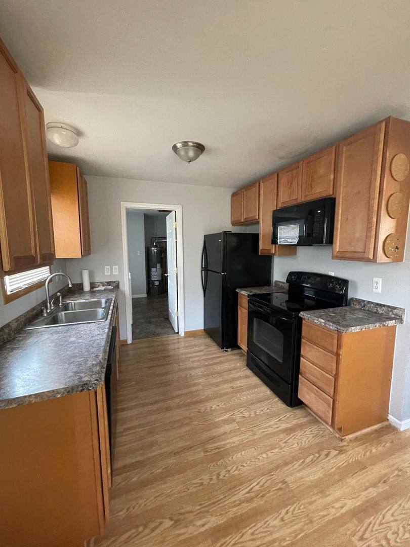 House for rent at 27411 Long St, Livonia, MI 48152