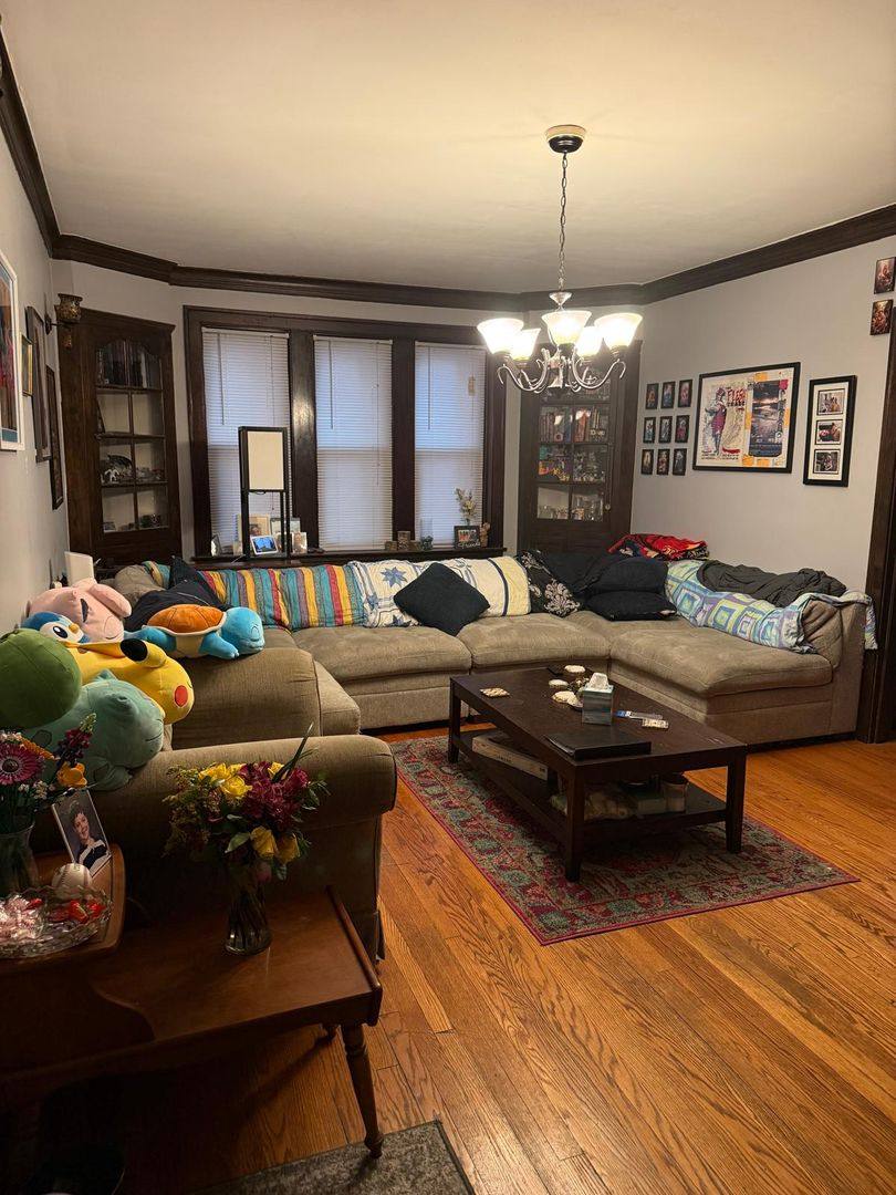 Apartment for rent at 4515 N Wolcott Ave, Chicago, IL 60640
