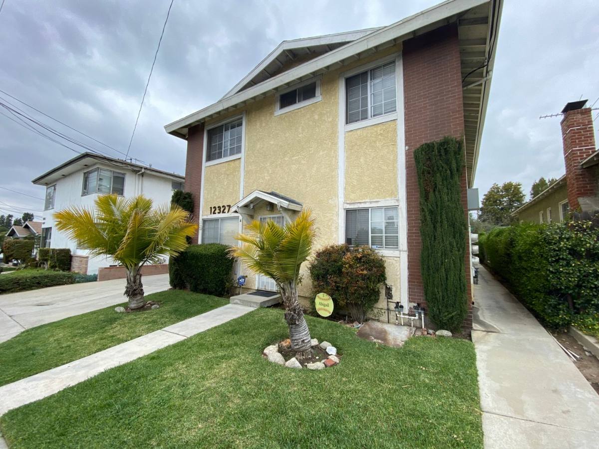 Apartment for rent at 12327 Beverly Blvd, Whittier, CA 90601