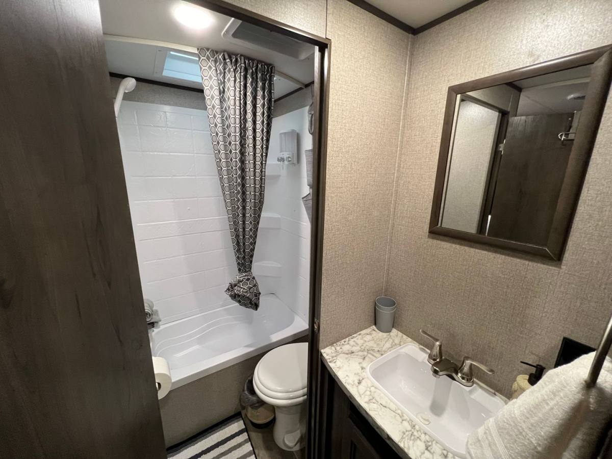 Apartment for rent at 305 Linden Dr, Ellenton, FL 34222