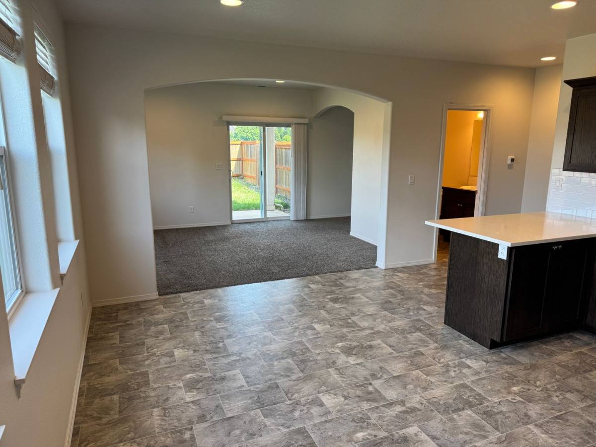 House for rent at 53 Hillview Lane #1, Eugene, OR 97408