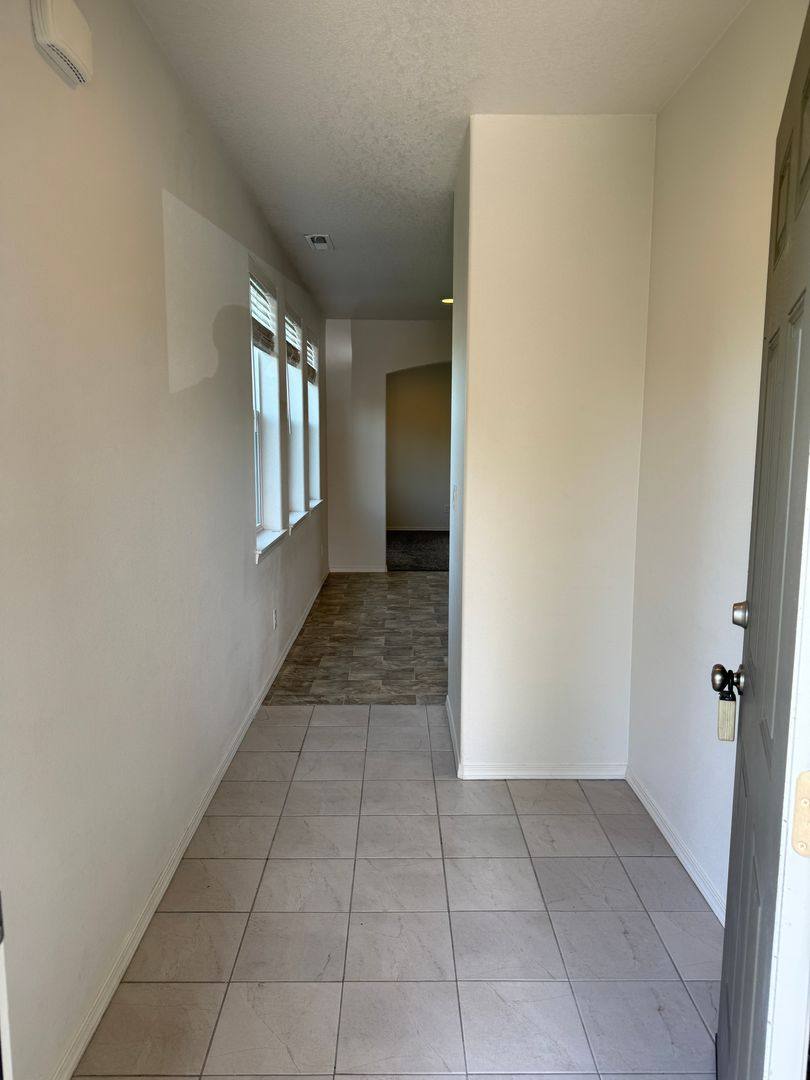 House for rent at 53 Hillview Lane #1, Eugene, OR 97408