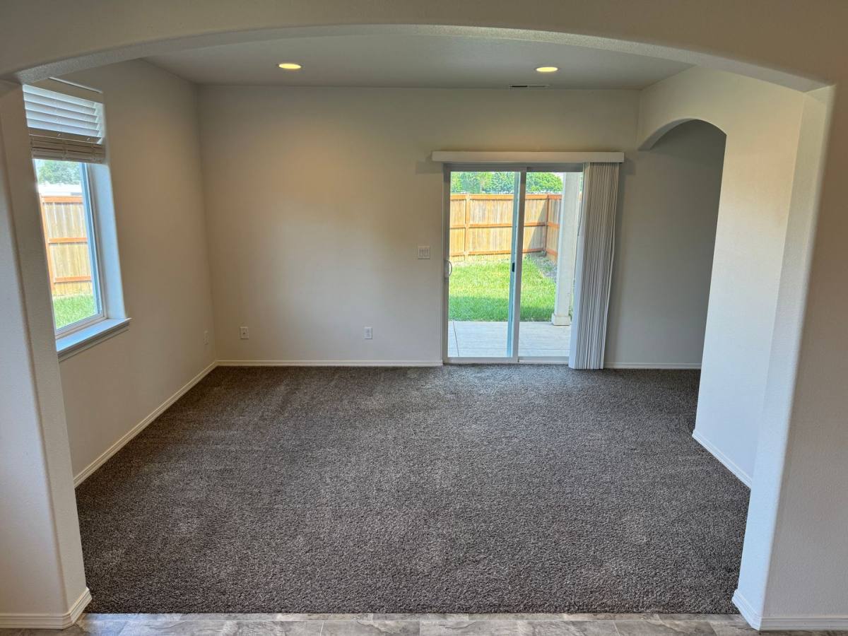 House for rent at 53 Hillview Lane #1, Eugene, OR 97408