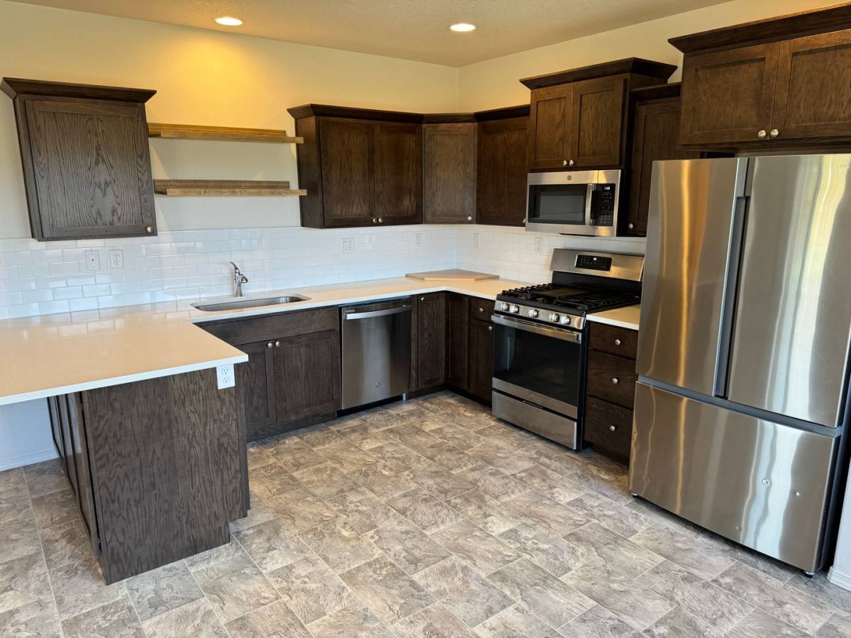 House for rent at 53 Hillview Lane #1, Eugene, OR 97408