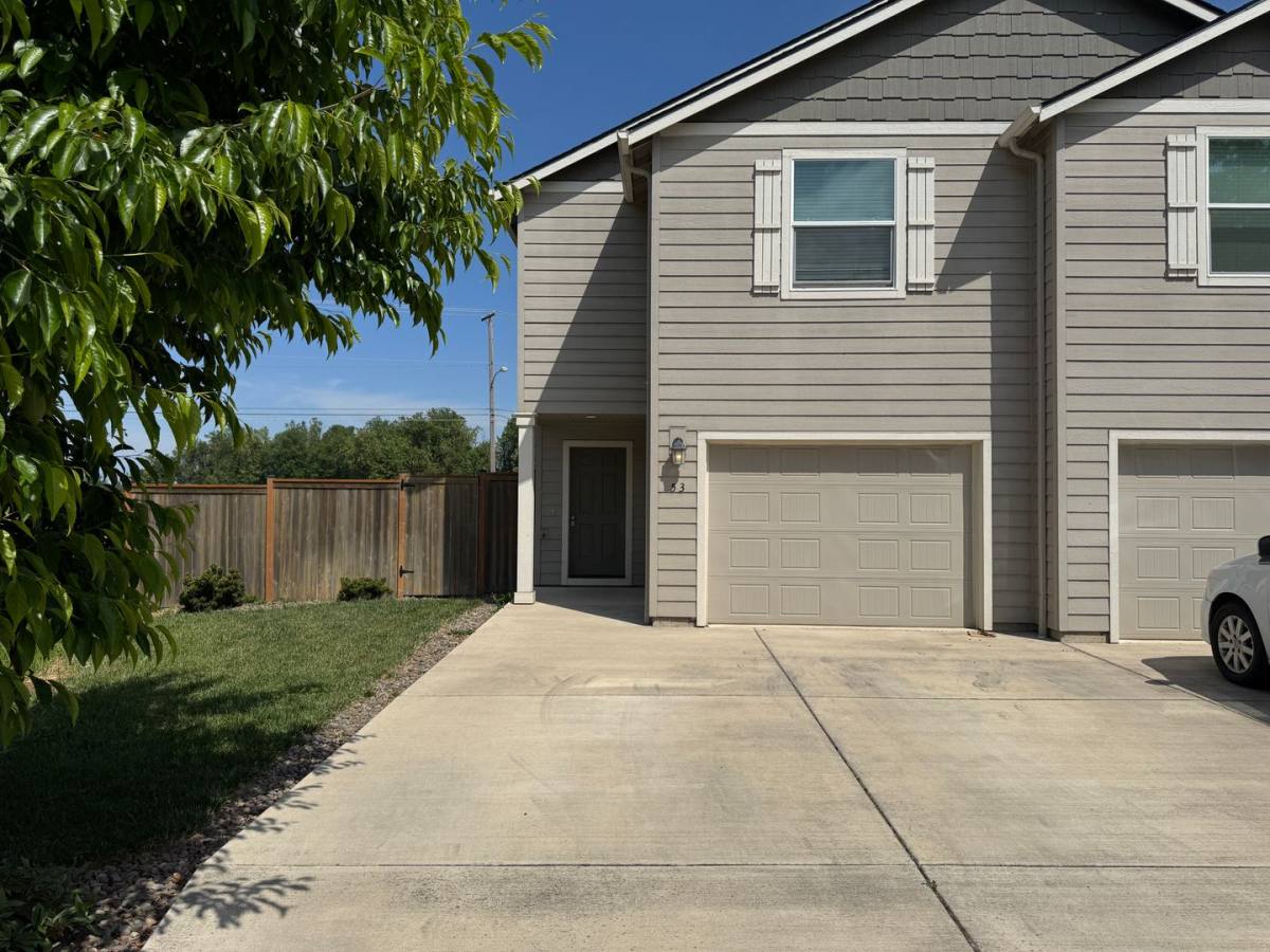 House for rent at 53 Hillview Lane #1, Eugene, OR 97408