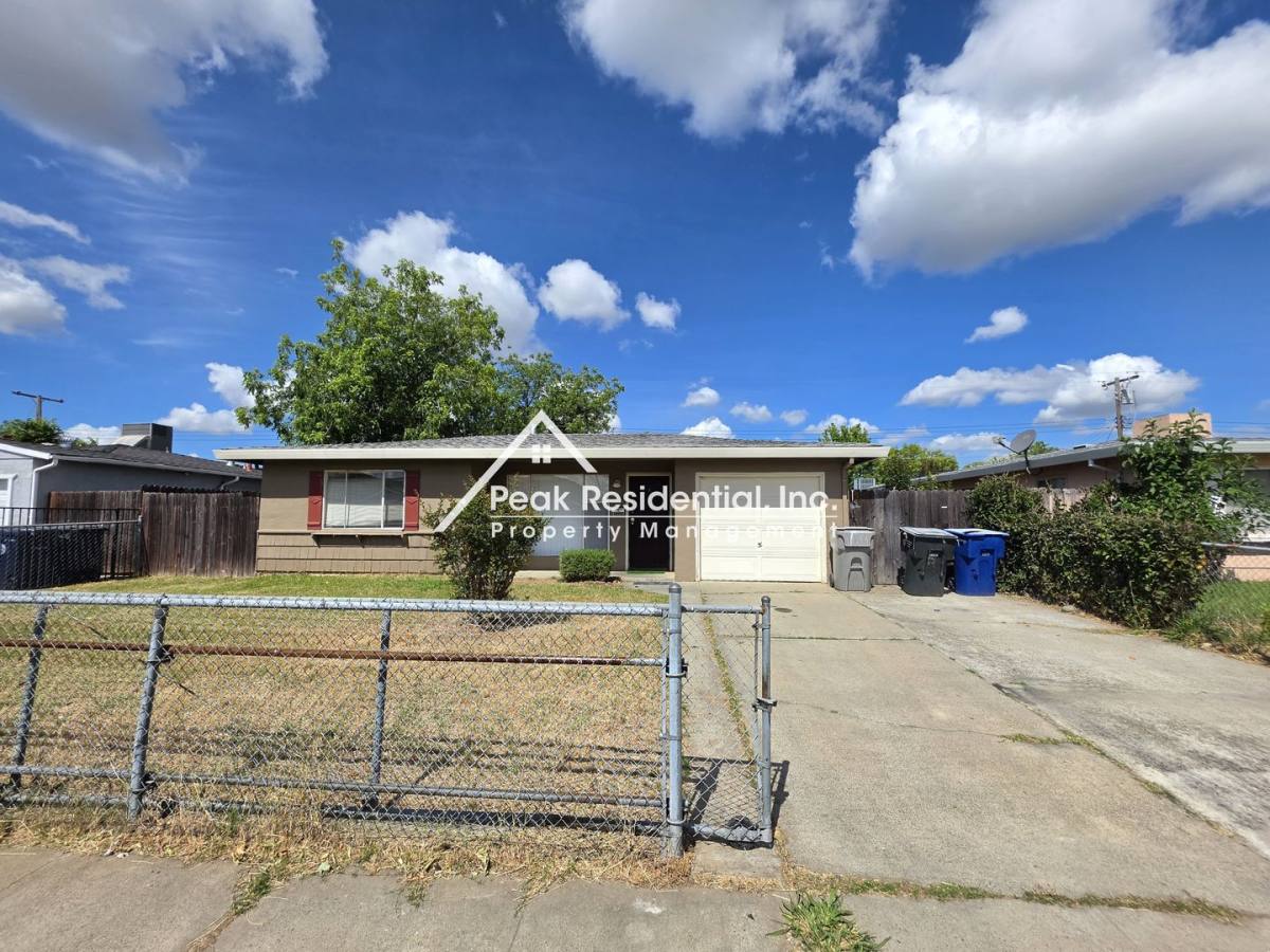 House for rent at 5934 69th St, Sacramento, CA 95824