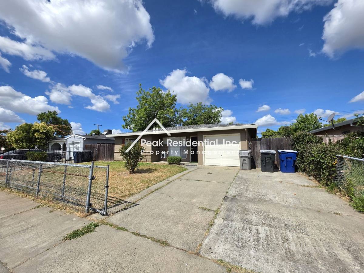 House for rent at 5934 69th St, Sacramento, CA 95824
