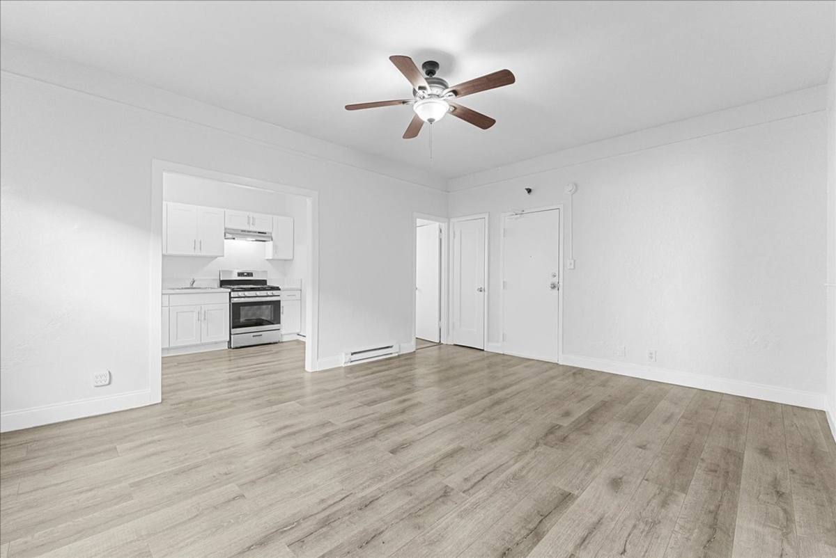 Apartment for rent at 124 N Westmoreland Ave, Los Angeles, CA 90004